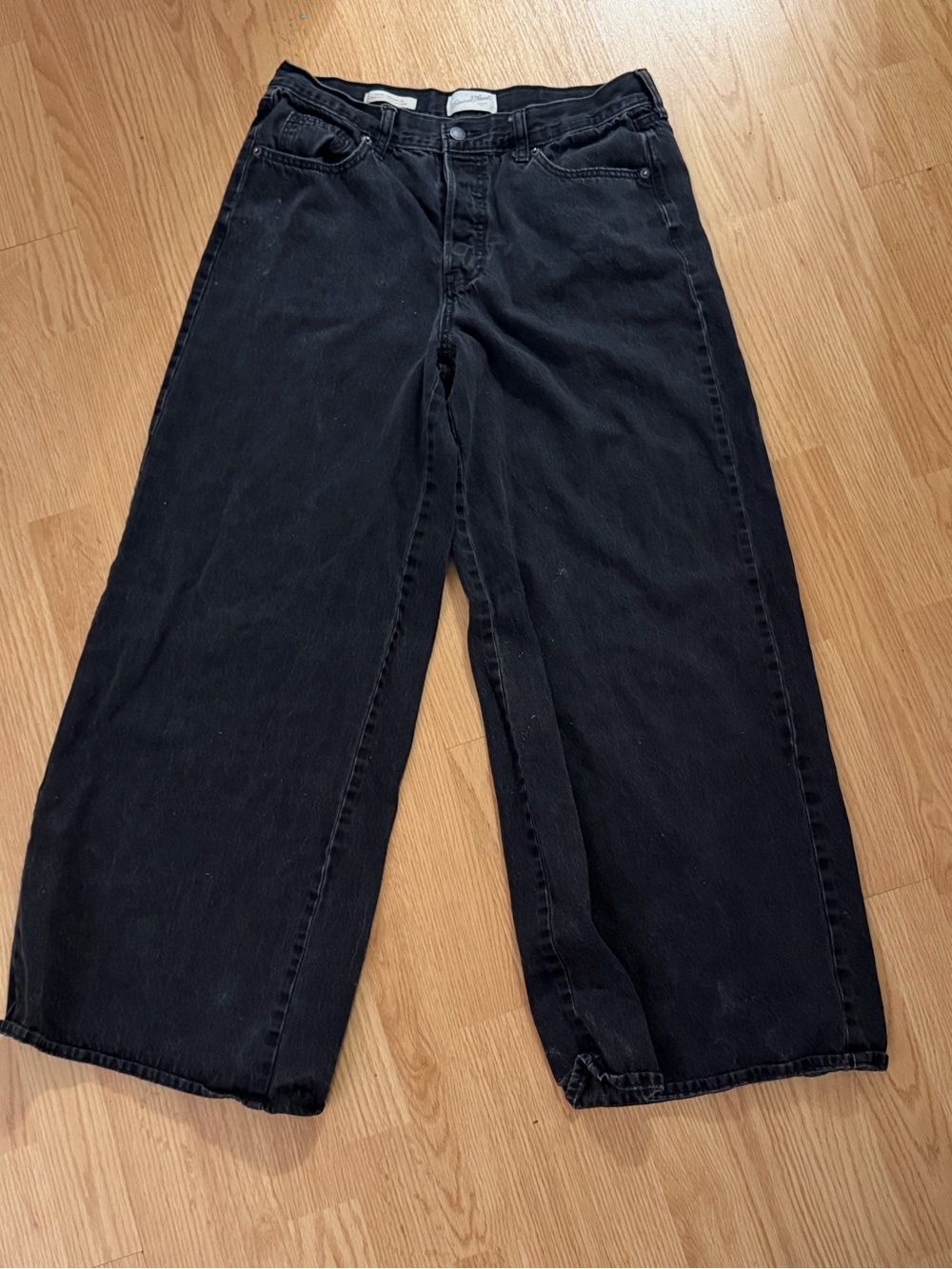 Black Wide-Leg Women’s Jean